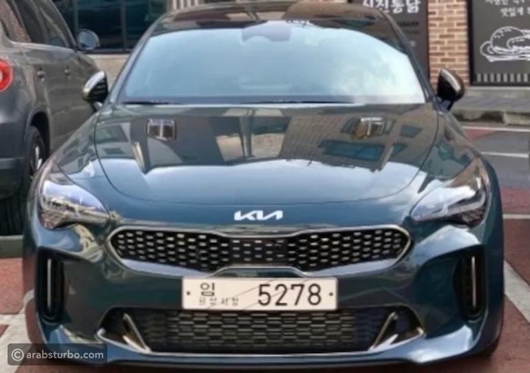 ستينجر 2021 بشعار كيا الجديد في صور تثير الشكوك حول صحتها